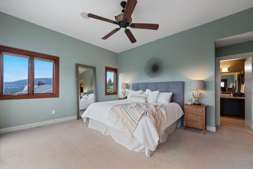 17-124-carisbrooke-cres-24 at 124 Carisbrooke Crescent, Upper Lonsdale, North Vancouver