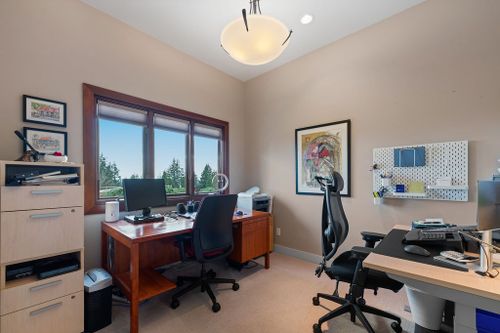 21-124-carisbrooke-cres-18 at 124 Carisbrooke Crescent, Upper Lonsdale, North Vancouver