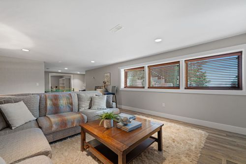 27-124-carisbrooke-cres-66 at 124 Carisbrooke Crescent, Upper Lonsdale, North Vancouver