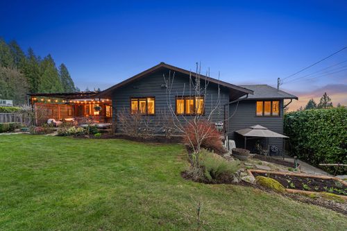 30-124-carisbrooke-cres-111 at 124 Carisbrooke Crescent, Upper Lonsdale, North Vancouver