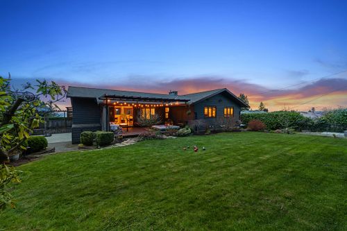 31-124-carisbrooke-cres-112 at 124 Carisbrooke Crescent, Upper Lonsdale, North Vancouver