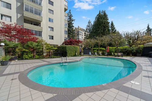 1425-esquimalt-1 at 212 - 1425 Esquimalt Avenue, Ambleside, West Vancouver