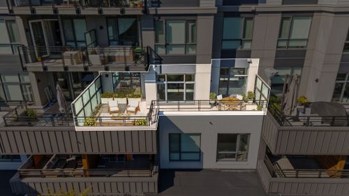 5-707-e-3rd-st-208-8-vs at 208 - 707 3rd Street East, Queensbury, North Vancouver