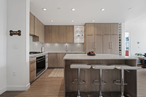 8-707-e-3rd-st-208-30 at 208 - 707 3rd Street East, Queensbury, North Vancouver