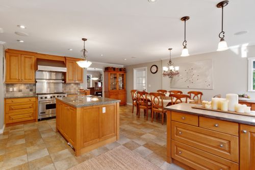 10 at 3933 Westridge Avenue, Bayridge, West Vancouver