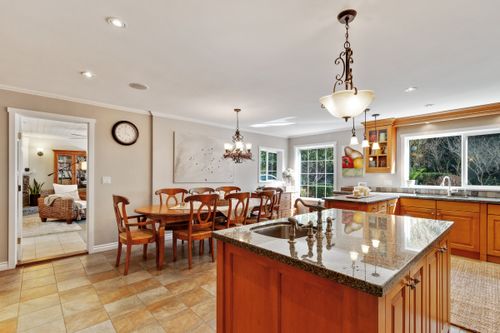 13 at 3933 Westridge Avenue, Bayridge, West Vancouver