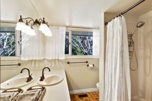 21 at 3933 Westridge Avenue, Bayridge, West Vancouver