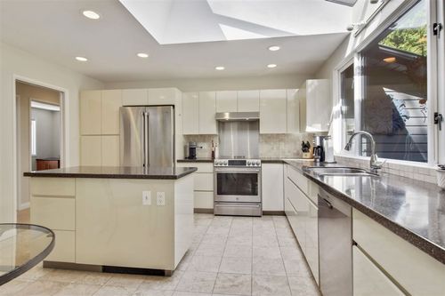 475-timbertop-drive-lions-bay-west-vancouver-09-1 at 475 Timbertop Drive, Lions Bay, West Vancouver