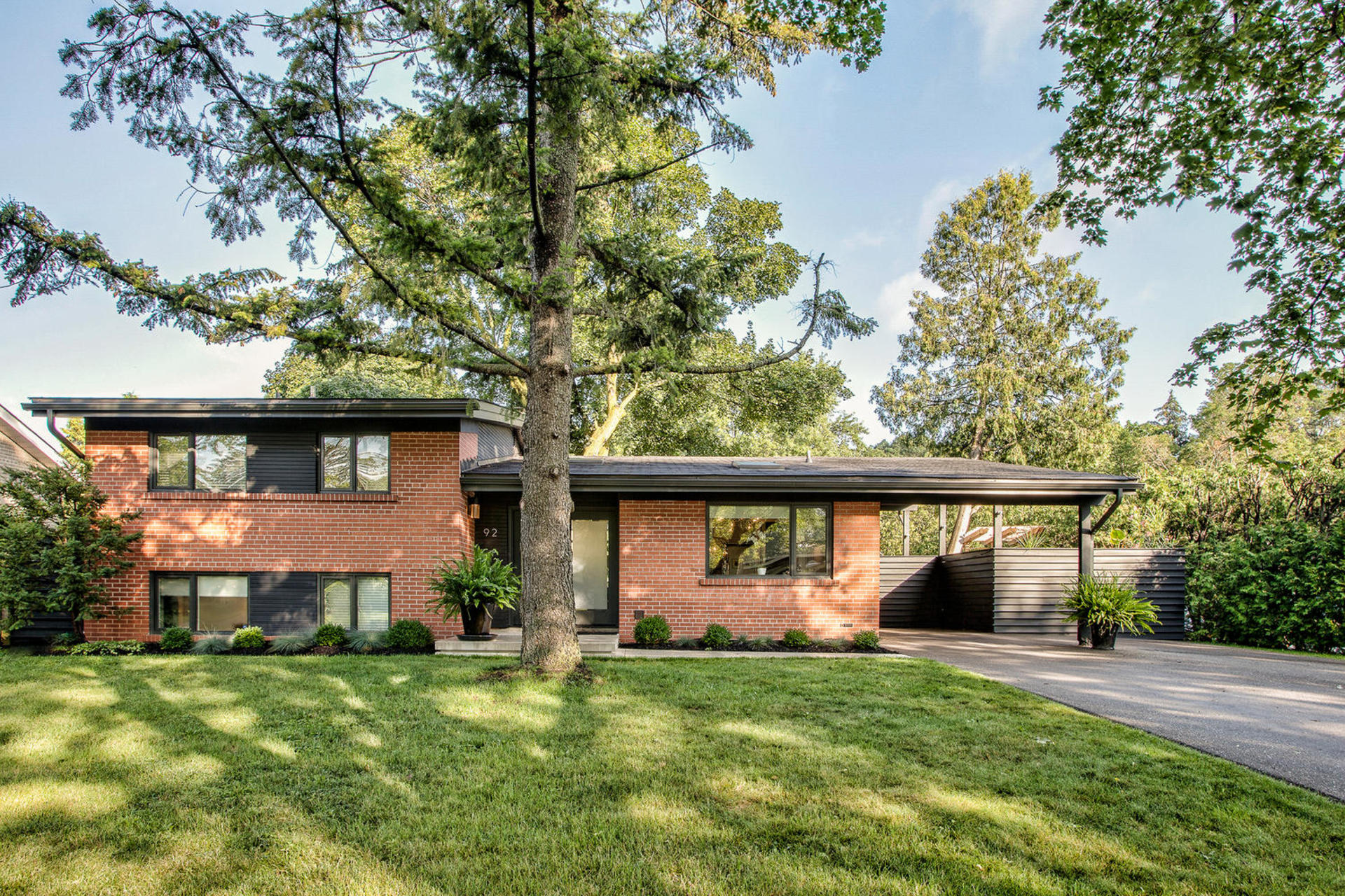 92 Three Valleys Drive, ParkwoodsDonalda, Toronto (C3904315)