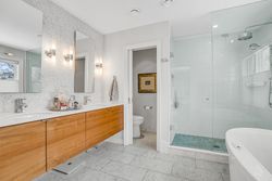 5 Piece Ensuite Bathroom at 32 Southlea Avenue, Leaside, Toronto