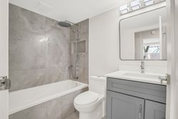4 Piece Bathroom at 209 - 20 Sunrise Avenue, Victoria Village, Toronto