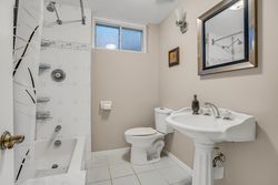 4 Piece Bathroom at 76 Valentine Drive, Parkwoods-Donalda, Toronto