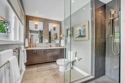 4 Piece Ensuite Bathroom at 8 Silverdale Crescent, Parkwoods-Donalda, Toronto