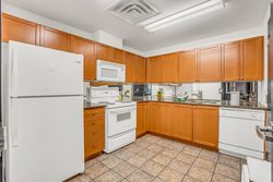 Amenities at 802 - 188 Doris Avenue, Willowdale East, Toronto