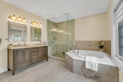 5 Piece Ensuite Bathroom at 27 Caronport Crescent, Parkwoods-Donalda, Toronto