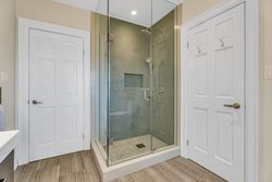3 Piece Ensuite Bathroom at 27 Caronport Crescent, Parkwoods-Donalda, Toronto