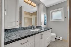 4 Piece Bathroom at 81 Broadlands Boulevard, Parkwoods-Donalda, Toronto