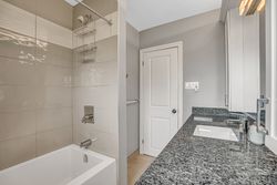 4 Piece Bathroom at 81 Broadlands Boulevard, Parkwoods-Donalda, Toronto