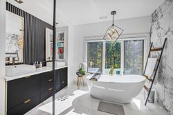Ensuite Bathroom at 44 Crossburn Drive, Banbury-Don Mills, Toronto