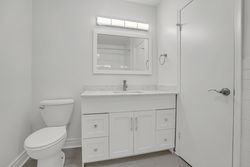 4 Piece Bathroom at 15 Tulane Crescent, Parkwoods-Donalda, Toronto