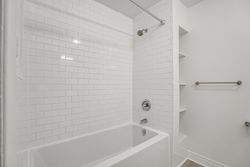 4 Piece Bathroom at 15 Tulane Crescent, Parkwoods-Donalda, Toronto