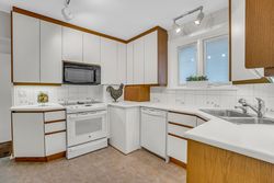 Kitchen at 113 Fenside Drive, Parkwoods-Donalda, Toronto