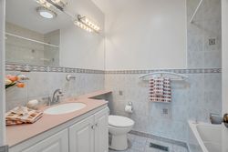 4 Piece Bathroom at 113 Fenside Drive, Parkwoods-Donalda, Toronto