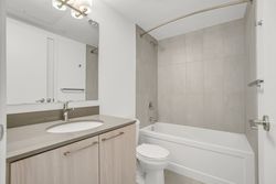 4 Piece Semi-Ensuite Bathroom at 410 - 7439 Kingston Road, Rouge E11, Toronto