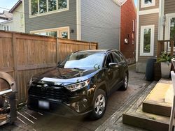 Parking at 473 Hillsdale Avenue E, Mount Pleasant East, Toronto