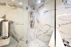 5 Piece Ensuite Bathroom at 1125 - 36 Blue Jays Way, Waterfront Communities C1, Toronto