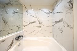 5 Piece Ensuite Bathroom at 1125 - 36 Blue Jays Way, Waterfront Communities C1, Toronto
