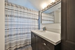 4 Piece Bathroom at 151 Three Valleys Drive, Parkwoods-Donalda, Toronto