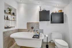 4 Piece Bathroom at 17 Kestell Lane, Parkwoods-Donalda, Toronto