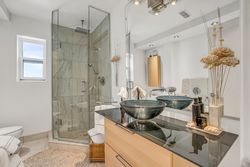 4 Piece Bathroom at 17 Kestell Lane, Parkwoods-Donalda, Toronto
