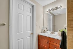 4 Piece Ensuite Bathroom at 94 Dutch Myrtle Way, Banbury-Don Mills, Toronto