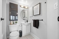 4 Piece Ensuite Bathroom at 1021 - 54 E Liberty Street, Niagara, Toronto