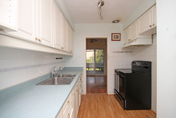 Kitchen at 25 Vanity Court, Parkwoods-Donalda, Toronto