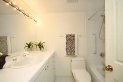 4 Piece Bathroom at 201 - 1210 Don Mills Road, Banbury-Don Mills, Toronto
