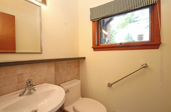 2 Piece Bathroom at 25 Greengrove Crescent, Parkwoods-Donalda, Toronto