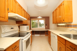 Kitchen at 25 Greengrove Crescent, Parkwoods-Donalda, Toronto