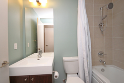 4 Piece Bathroom at 122 - 35 Brian Peck Crescent, Leaside, Toronto