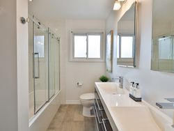 5 Piece Bathroom at 62 Overbank Crescent, Parkwoods-Donalda, Toronto