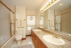 5 Piece Semi-Ensuite Bathroom at 21 Avenue, South Riverdale, Toronto
