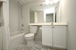 4 Piece Bathroom at 701 - 228 Queens Quay W, Waterfront Communities C1, Toronto