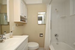 4 Piece Ensuite Bathroom at 17 Olsen Drive, Parkwoods-Donalda, Toronto