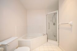 4 Piece Ensuite Bathroom at 810 - 18 Concorde Place, Banbury-Don Mills, Toronto