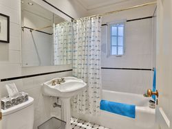 4 Piece Bathroom at 305 - 150 St. Clair Avenue W, Yonge-St. Clair, Toronto