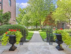 Courtyard at 305 - 150 St. Clair Avenue W, Yonge-St. Clair, Toronto