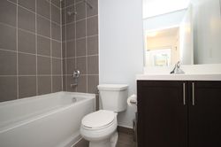 4 Piece Bathroom at 814 - 830 Lawrence Avenue W, Yorkdale-Glen Park, Toronto