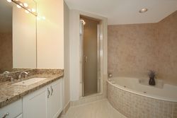 4 Piece Ensuite Bathroom at 509 - 1210 Don Mills Road, Banbury-Don Mills, Toronto